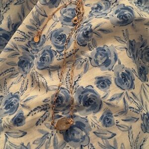 Elegant Gold Necklace with Stone Pendant